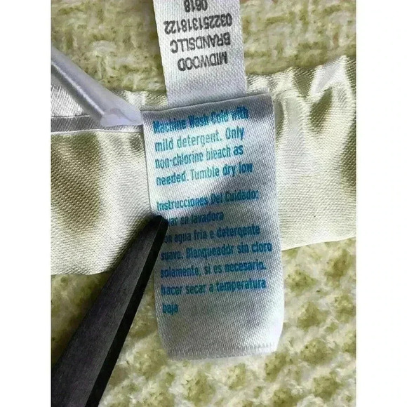 Kidget Thermal Baby Blanket Giraffe w. Satin Trim Yellow 33 3/8 x 29 1/4 inches - Picture 4 of 5